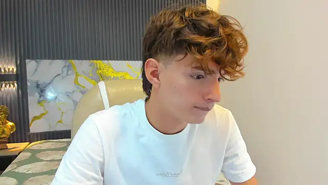 NicolasFerrer18 online show from November 18, 2025, 7:29 pm