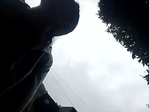 Camila-Valverde online show from February 15, 2026, 1:31 pm