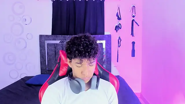 Snapshot of Maximiliano_Khalil chatting on November 9, 2025, 7:23 pm Maximiliano Khalil online show from November 9, 2025, 7:23 pm