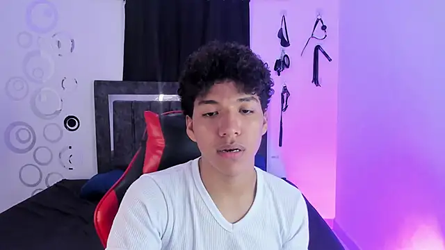 Snapshot of Maximiliano_Khalil chatting on November 10, 2025, 7:46 pm Maximiliano Khalil online show from November 10, 2025, 7:46 pm