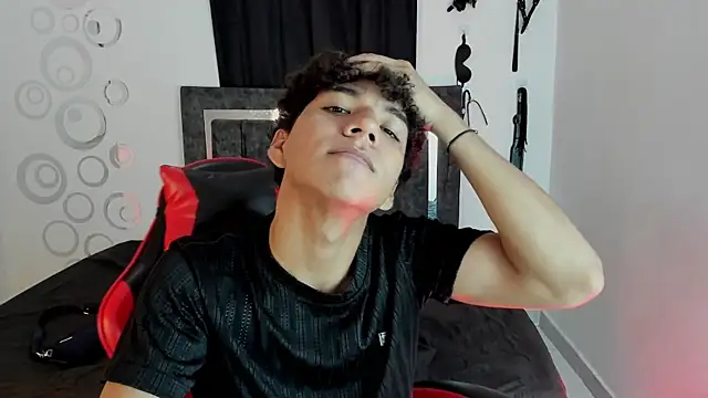 Snapshot of Maximiliano_Khalil chatting on November 29, 2025, 8:01 pm Maximiliano Khalil online show from November 29, 2025, 8:01 pm