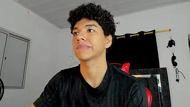 Snapshot of Maximiliano_Khalil chatting on November 30, 2025, 7:51 pm Maximiliano Khalil online show from November 30, 2025, 7:51 pm