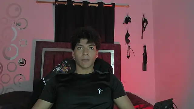 Snapshot of Maximiliano_Khalil chatting on December 2, 2025, 7:20 pm Maximiliano Khalil online show from December 2, 2025, 7:20 pm