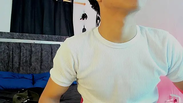 Snapshot of Maximiliano_Khalil chatting on December 4, 2025, 7:33 pm Maximiliano Khalil online show from December 4, 2025, 7:33 pm