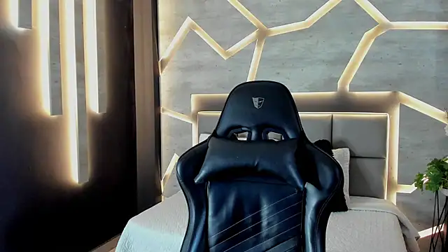 DakotaRussell  online show from February 8, 2026, 1:25 pm