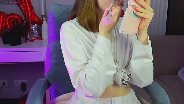 R I N A online show from April 4, 2026, 1:15 am