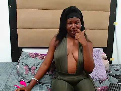 DARKberryDIAMOND online show from November 3, 2025, 6:20 pm