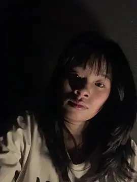 huttonmay358 online show from November 10, 2025, 2:49 pm