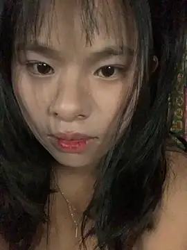 huttonmay358 online show from November 11, 2025, 4:01 am