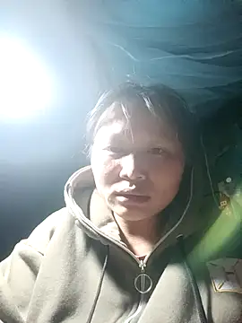 yoyo-mi online show from November 29, 2025, 12:52 pm