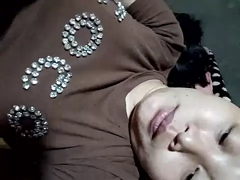 yoyo-mi online show from April 7, 2026, 9:48 pm