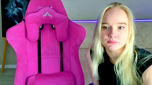 Shawty Mia online show from April 20, 2026, 7:04 pm