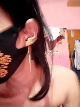 Green LaDY66 online show from April 24, 2026, 12:18 pm