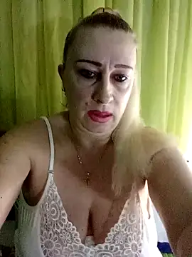 Esenia505 online show from April 3, 2026, 2:31 am