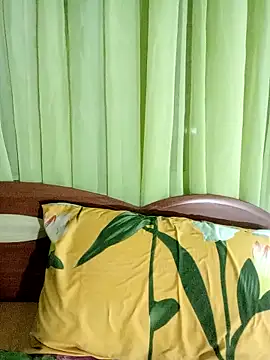 Esenia505 online show from April 20, 2026, 7:44 am