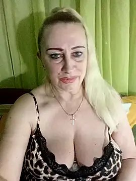 Esenia505 online show from April 21, 2026, 2:56 pm