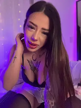 AshleyWinslow online show from April 15, 2026, 8:32 am