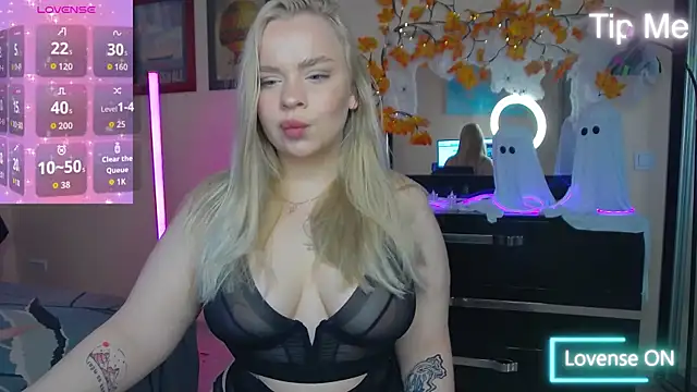 LisaCandy1 online show from October 31, 2025, 8:04 am