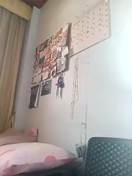 Skay bluee online show from December 15, 2025, 9:52 pm