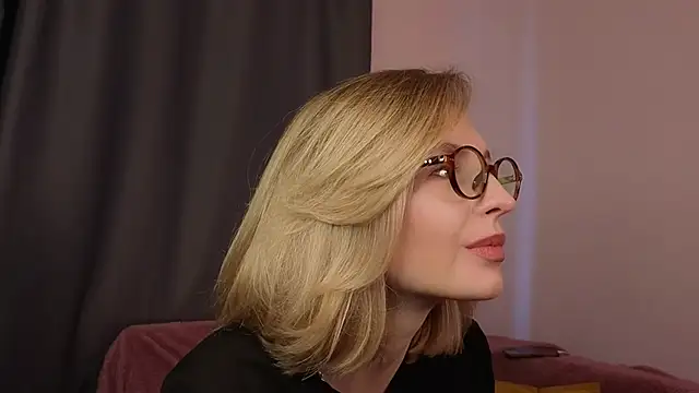 BaileyBernos online show from November 12, 2025, 10:26 am