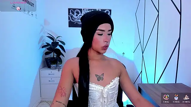 Snapshot of Flor_Gil chatting on December 13, 2025, 7:53 pm Flor Gil online show from December 13, 2025, 7:53 pm