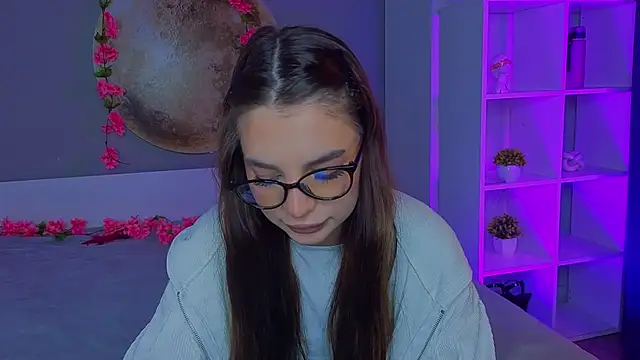 LauraHansil online show from March 17, 2026, 7:17 pm