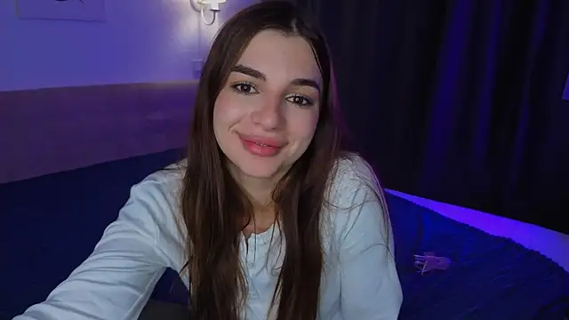 LauraHansil online show from June 14, 2026, 2:24 am