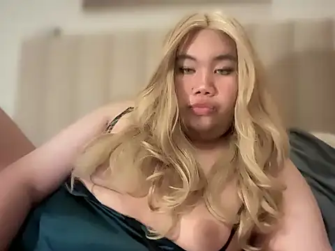 Snapshot of Dangerous_Womanx chatting on August 3, 2026, 8:34 pm Dangerous Womanx online show from August 3, 2026, 8:34 pm