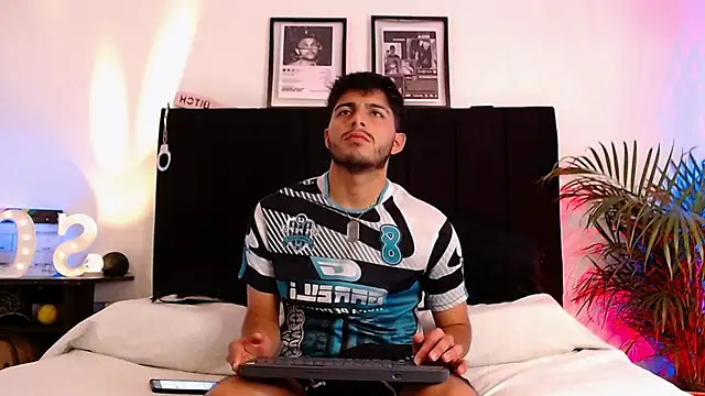 Snapshot of jaiden_thoner chatting on November 23, 2025, 6:13 am jaiden thoner online show from November 23, 2025, 6:13 am