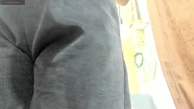 Katia Santana1 online show from November 18, 2025, 4:50 am