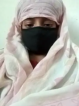 Quenn-Jiya752 online show from November 1, 2025, 7:32 am