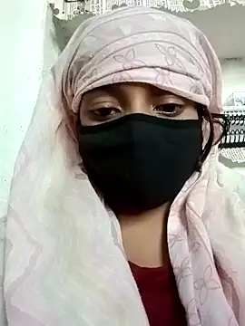 Quenn-Jiya752 online show from November 3, 2025, 9:43 am