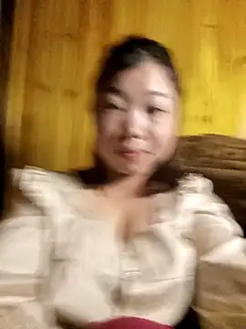 julybe online show from March 9, 2026, 11:36 am