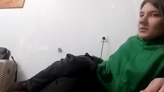 Zizi Zuzu online show from November 5, 2025, 6:52 pm