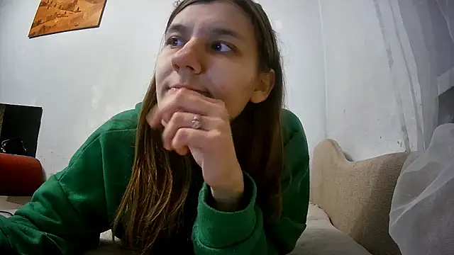 Zizi Zuzu online show from November 19, 2025, 7:03 pm