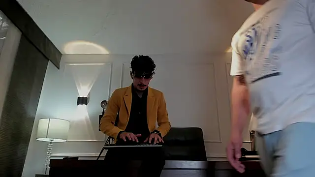 boysonfiree online show from December 1, 2025, 11:48 am