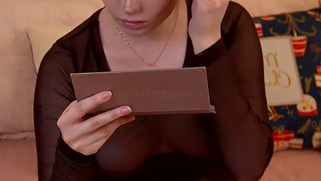 Snapshot of VickiBanx chatting on December 18, 2025, 4:18 am VickiBanx online show from December 18, 2025, 4:18 am