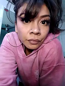 MZThang2Kute online show from November 14, 2025, 8:13 am