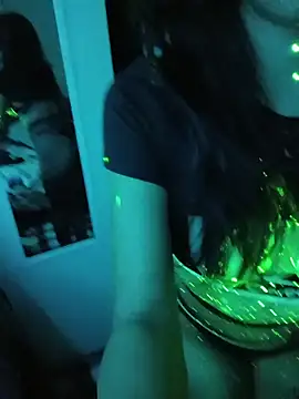 MZThang2Kute online show from November 21, 2025, 9:52 am