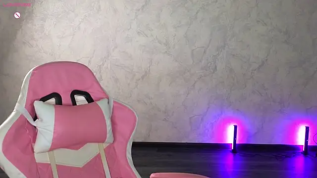 Lovelly molly1 online show from April 12, 2026, 5:07 pm