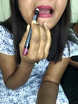 Snapshot of Cuty_Pussy1 chatting on November 13, 2025, 7:29 am Cuty Pussy1 online show from November 13, 2025, 7:29 am