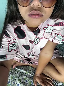 Snapshot of Cuty_Pussy1 chatting on February 25, 2026, 3:32 pm Cuty Pussy1 online show from February 25, 2026, 3:32 pm