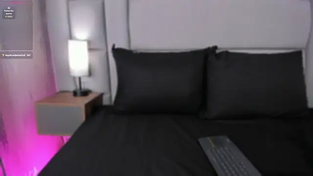 lexiee   online show from April 22, 2026, 12:18 pm