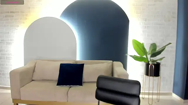 Snapshot of BellaConnorX chatting on May 12, 2026, 4:42 am BellaConnorX online show from May 12, 2026, 4:42 am