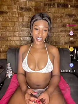 Snapshot of SP1CY_MOMMY chatting on June 3, 2026, 6:13 pm SP1CY MOMMY online show from June 3, 2026, 6:13 pm