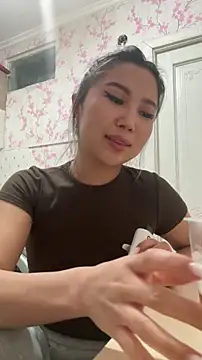 limkiss online show from November 11, 2025, 10:10 pm