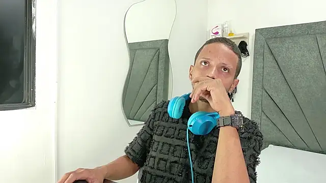 DamianandEva online show from June 18, 2026, 12:53 pm
