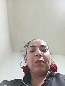 MaryRoze  online show from April 21, 2026, 1:18 am