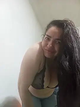 MaryRoze  online show from April 22, 2026, 1:30 am