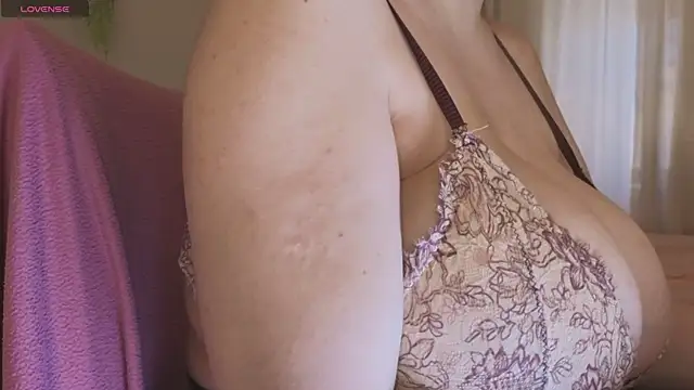 Ange Boob online show from April 10, 2026, 10:31 am